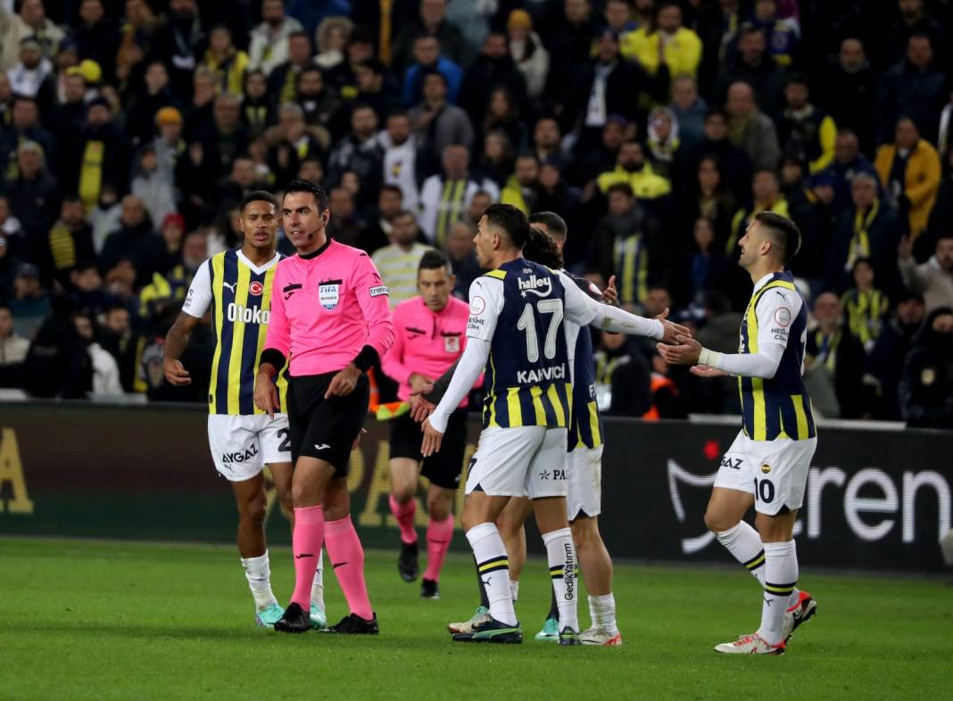 Fenerbahçe Fatih Karagümrük maçından çok özel fotoğraflar: Geri dönüş coşkusu tribünlere böyle yansıdı 49